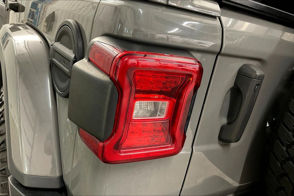 2021 Jeep Wrangler Unlimited Sahara Altitude photo 30