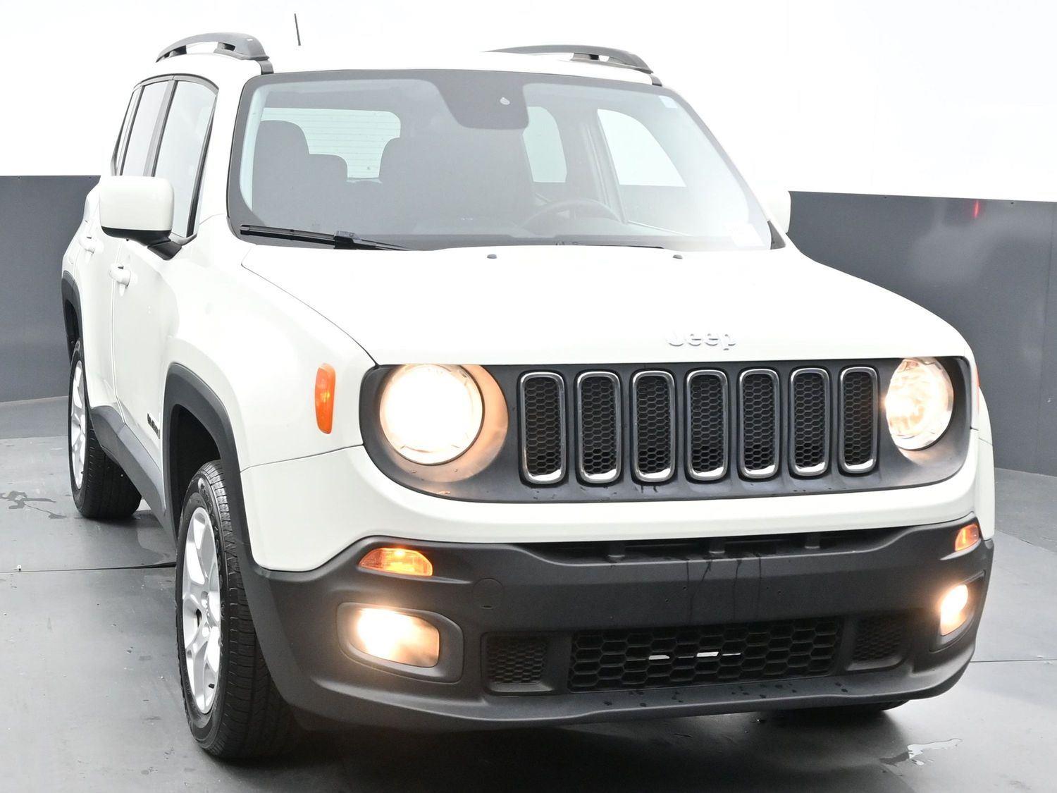 2016 Jeep Renegade Latitude photo 2