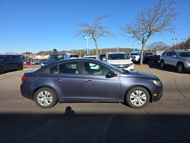 2014 Chevrolet Cruze LS photo 3
