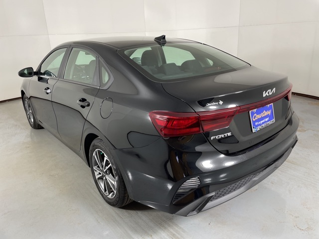 2024 Kia Forte LXS photo 6