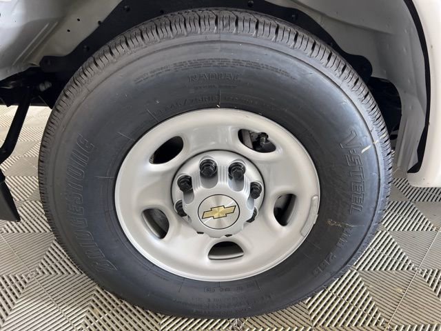 2025 Chevrolet Express Cargo 2500 photo 22