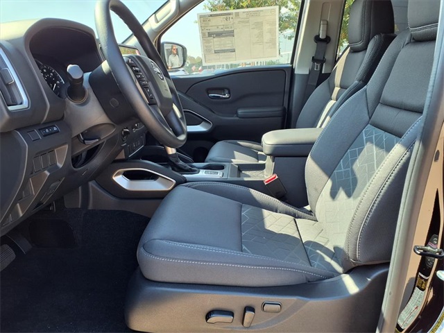 2026 Nissan Frontier Crew Cab SV photo 3