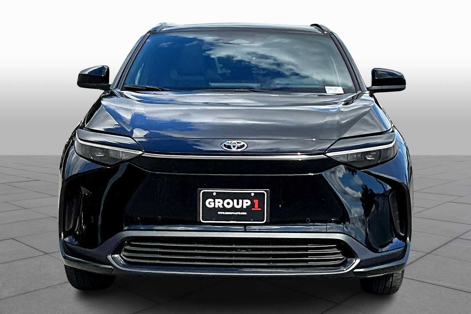 2024 Toyota bZ4X XLE photo 3