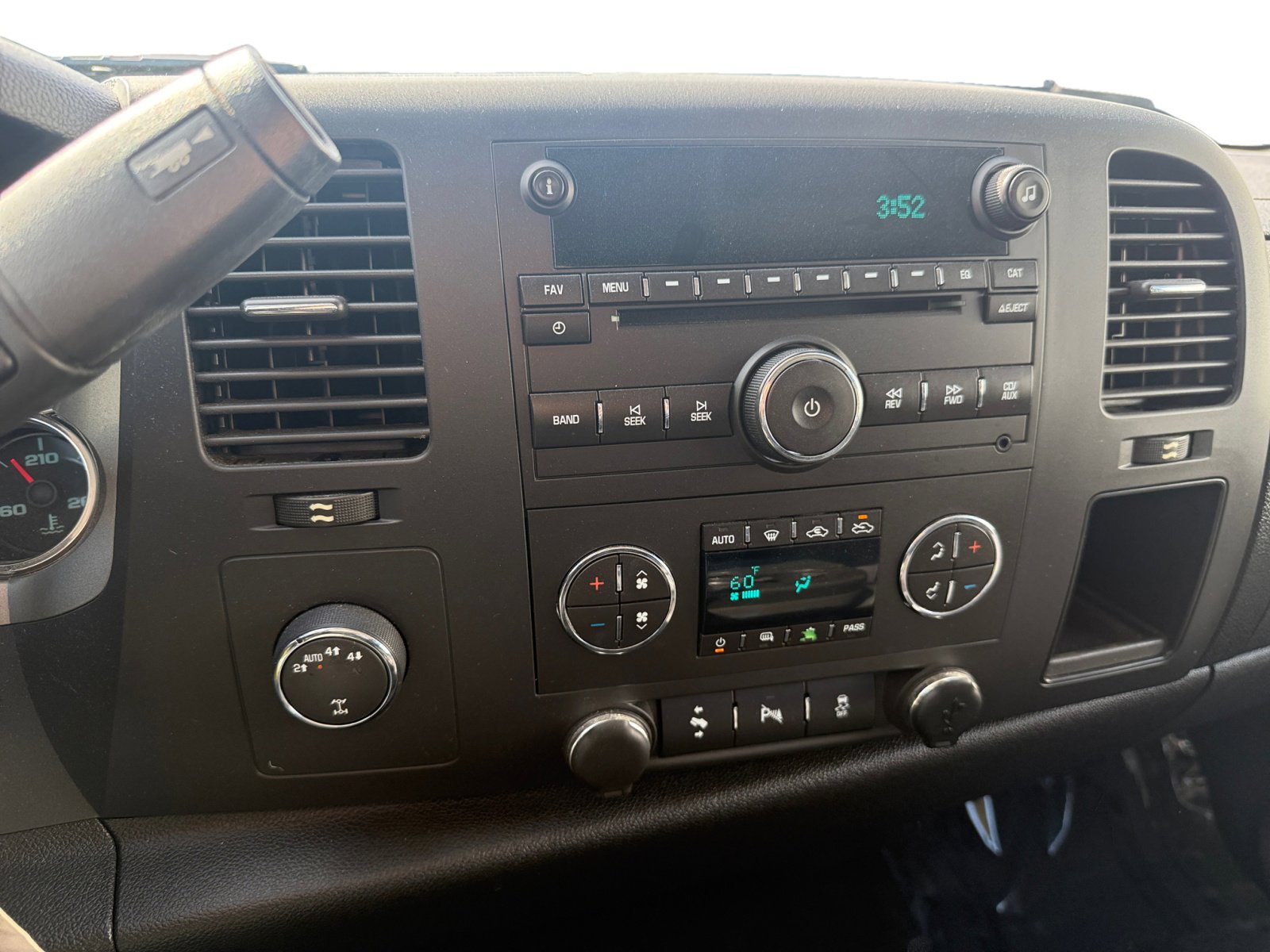 2012 Chevrolet Silverado 1500 LT photo 12