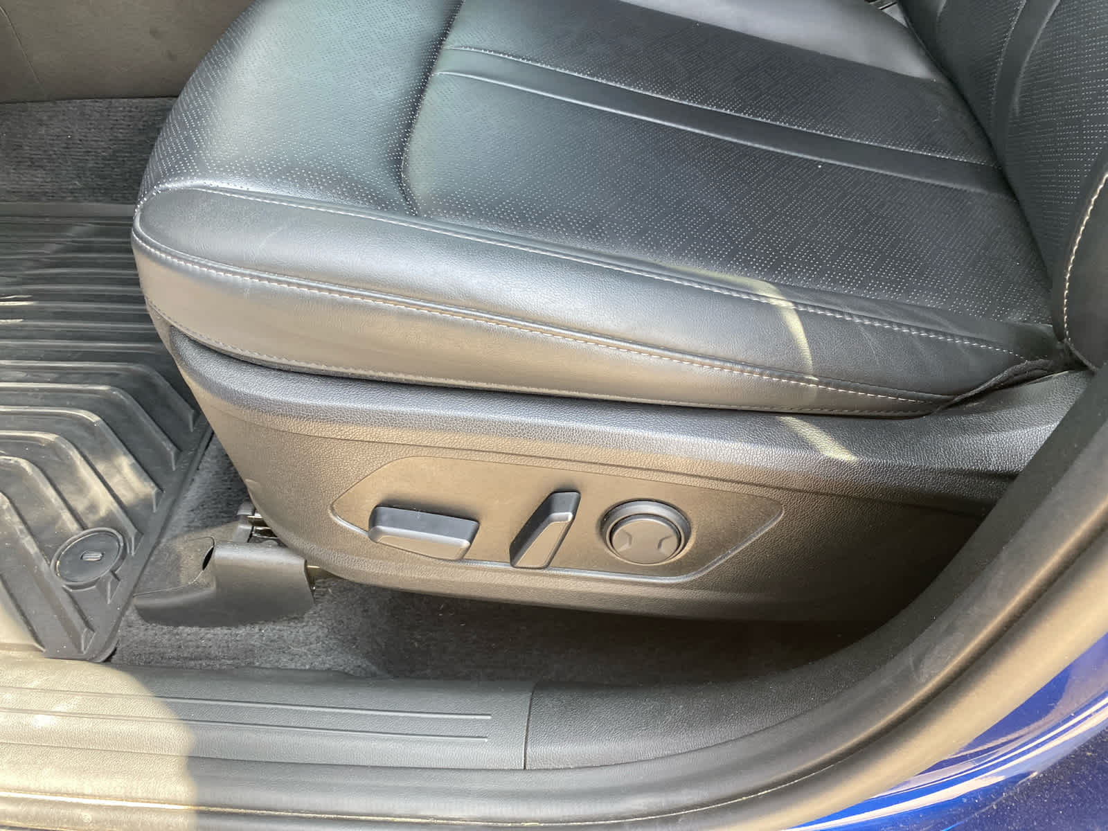 2023 Kia Sorento EX photo 10
