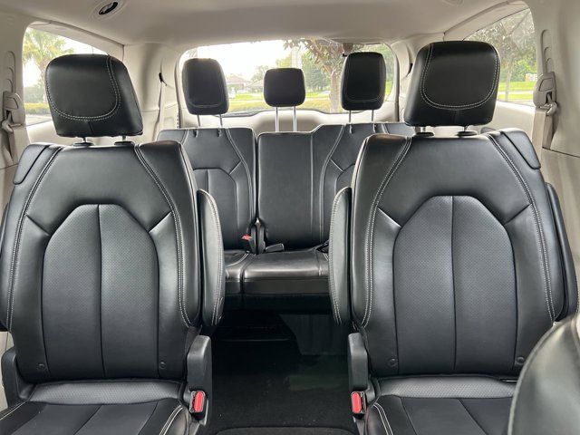 2024 Chrysler Pacifica Touring L photo 12