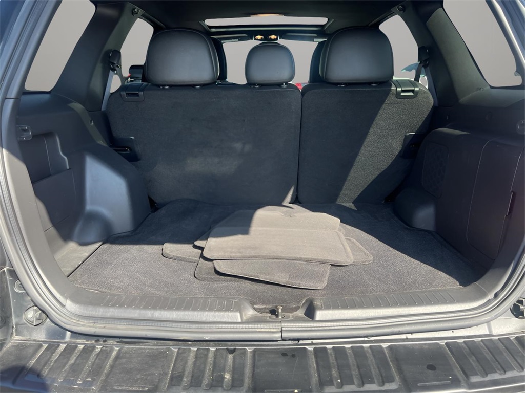 2010 Ford Escape Limited photo 31