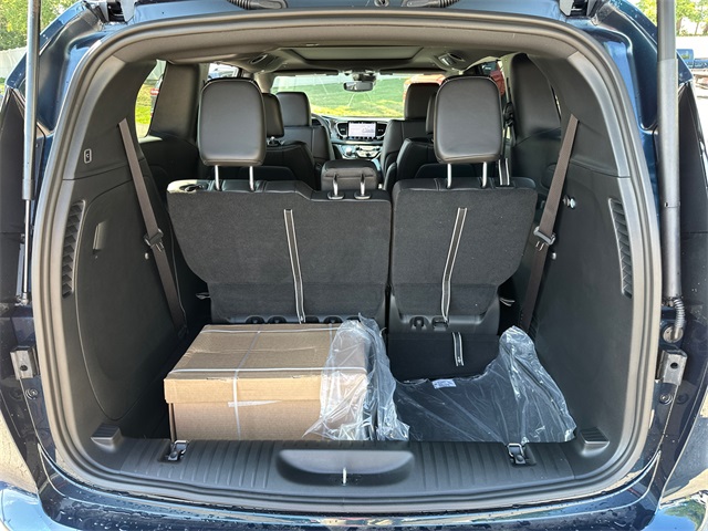 2025 Chrysler Pacifica photo 10