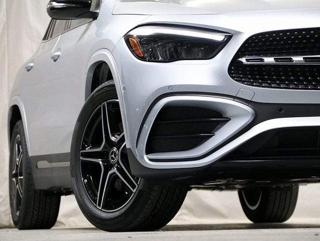 2025 Mercedes Benz GLA 250 4MATIC photo 4