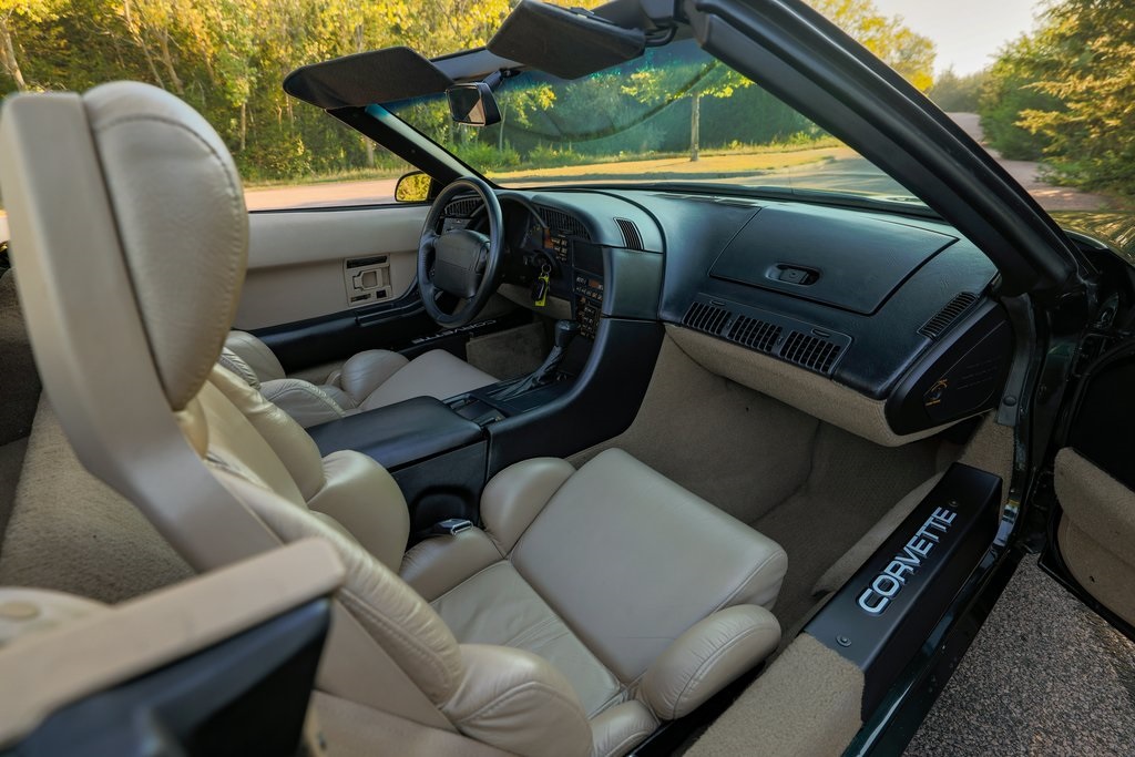 1993 Chevrolet Corvette Base photo 4