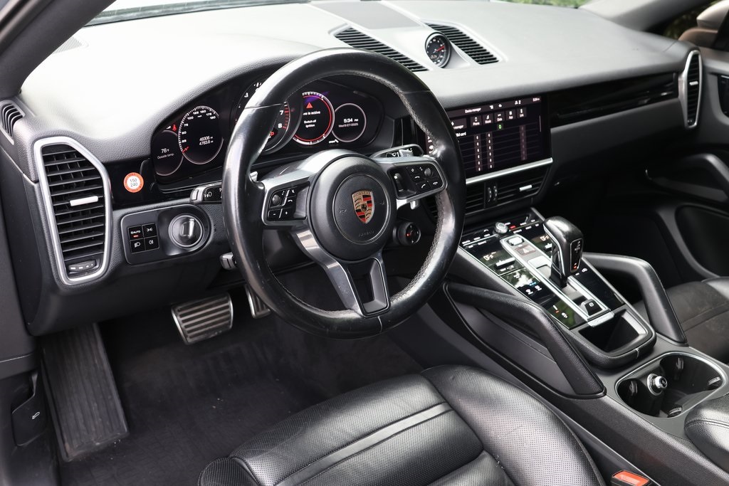 2020 Porsche Cayenne Coupe S photo 2