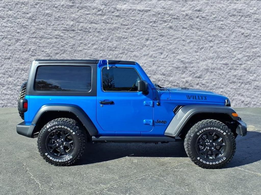 2022 Jeep Wrangler Willys photo 2