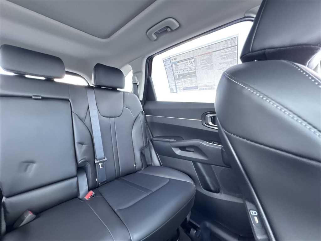 2025 Kia Sorento S photo 14