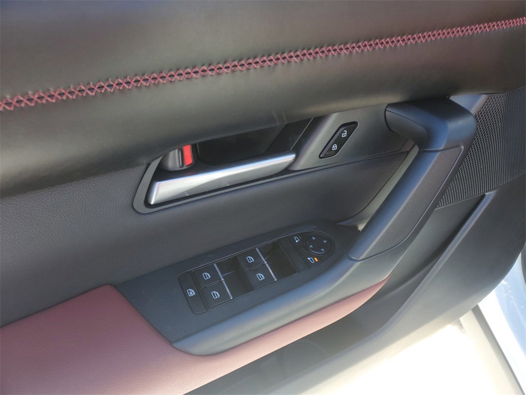 2025 Mazda CX-50 Premium photo 9