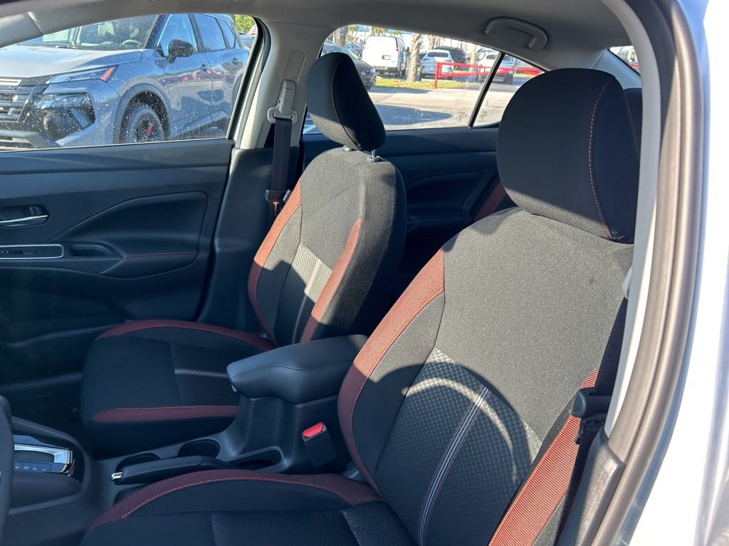 2025 Nissan Versa SR photo 13