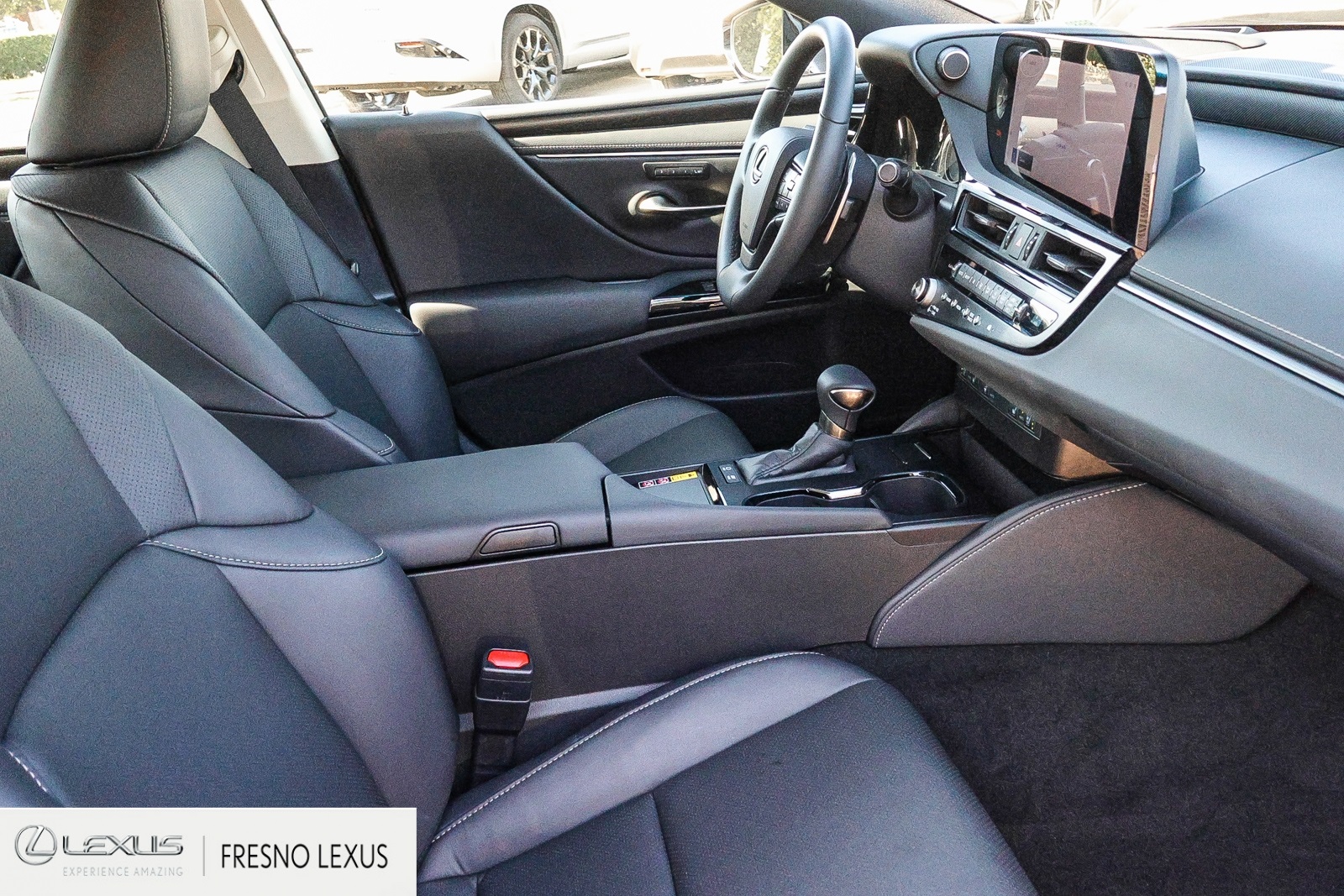 2025 Lexus ES 300h photo 12