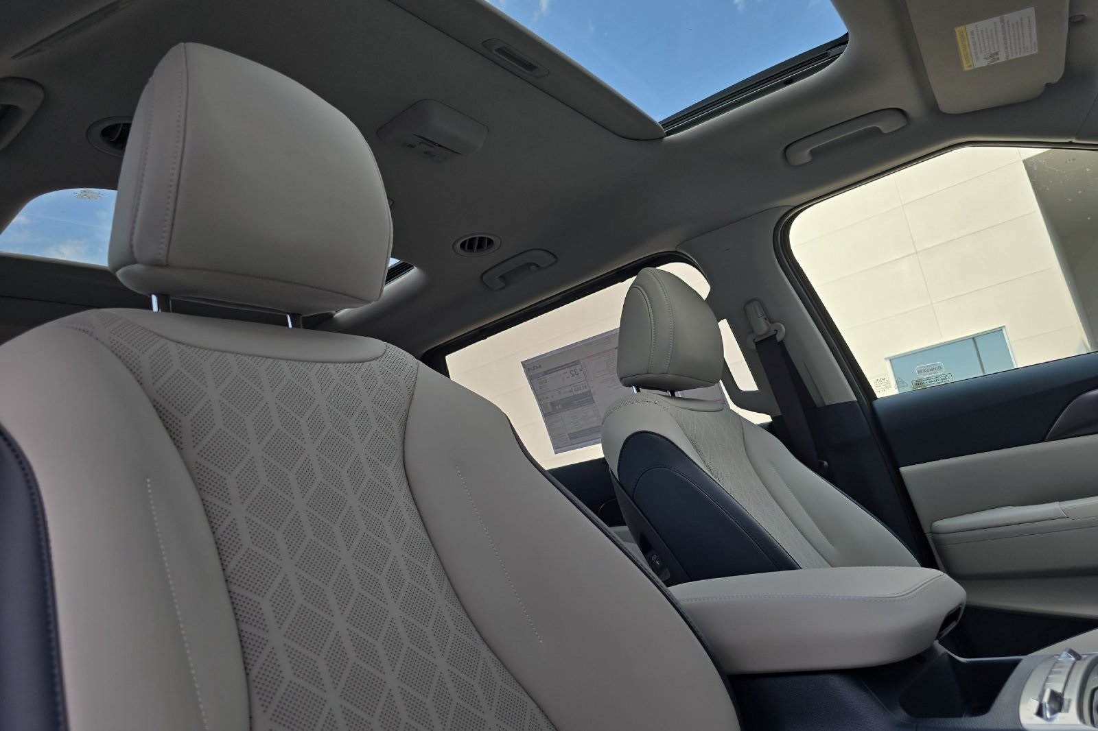 2026 Kia Carnival SX Prestige photo 13