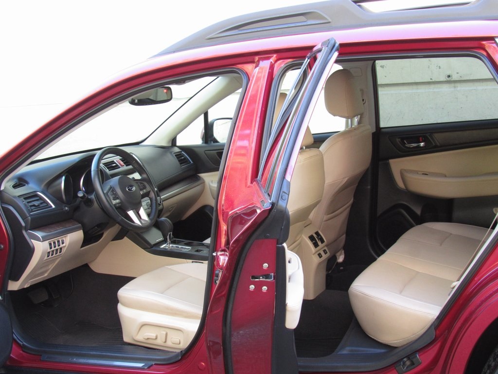 2016 Subaru Outback Limited photo 13