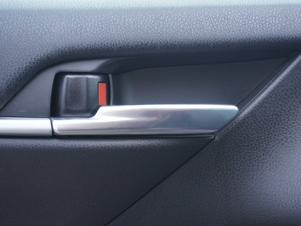 2023 Toyota Camry SE photo 10