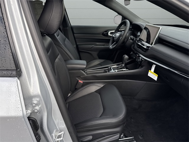 2025 Jeep Compass Latitude photo 18