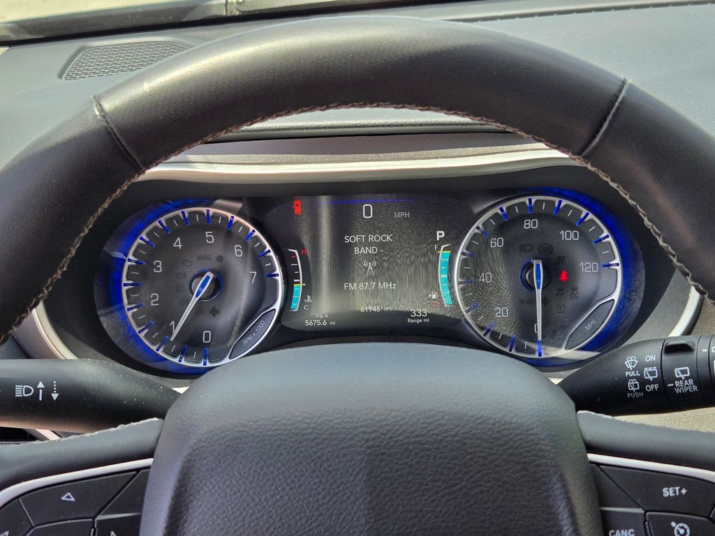 2023 Chrysler Pacifica Touring L photo 29