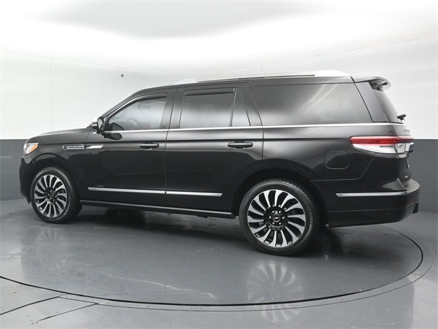2022 Lincoln Navigator Black Label photo 3