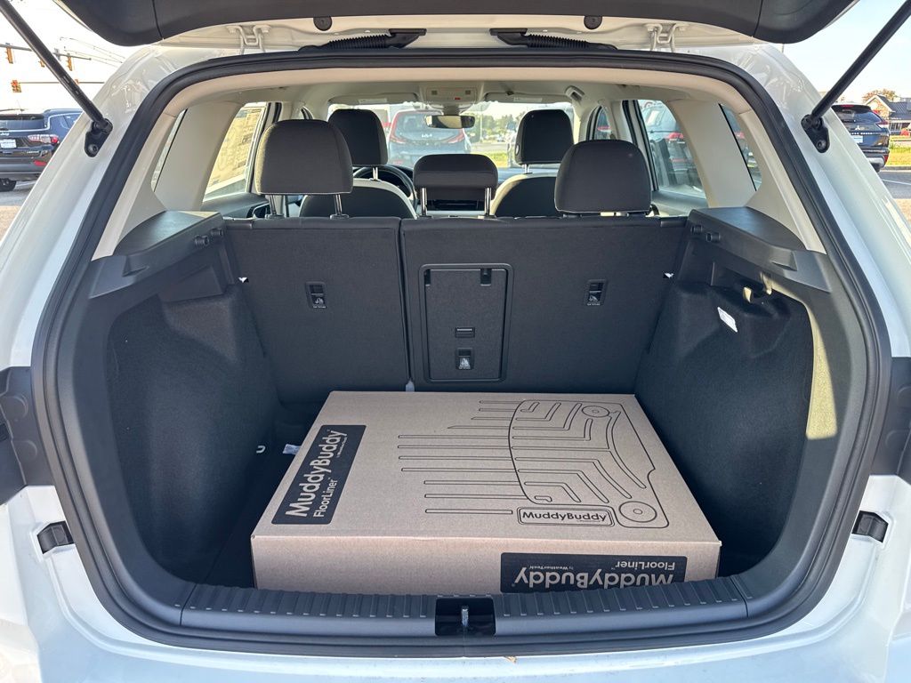 2025 Volkswagen Taos S photo 7