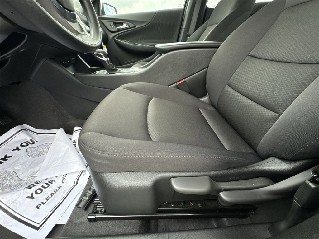 2025 Chevrolet Malibu LS photo 11