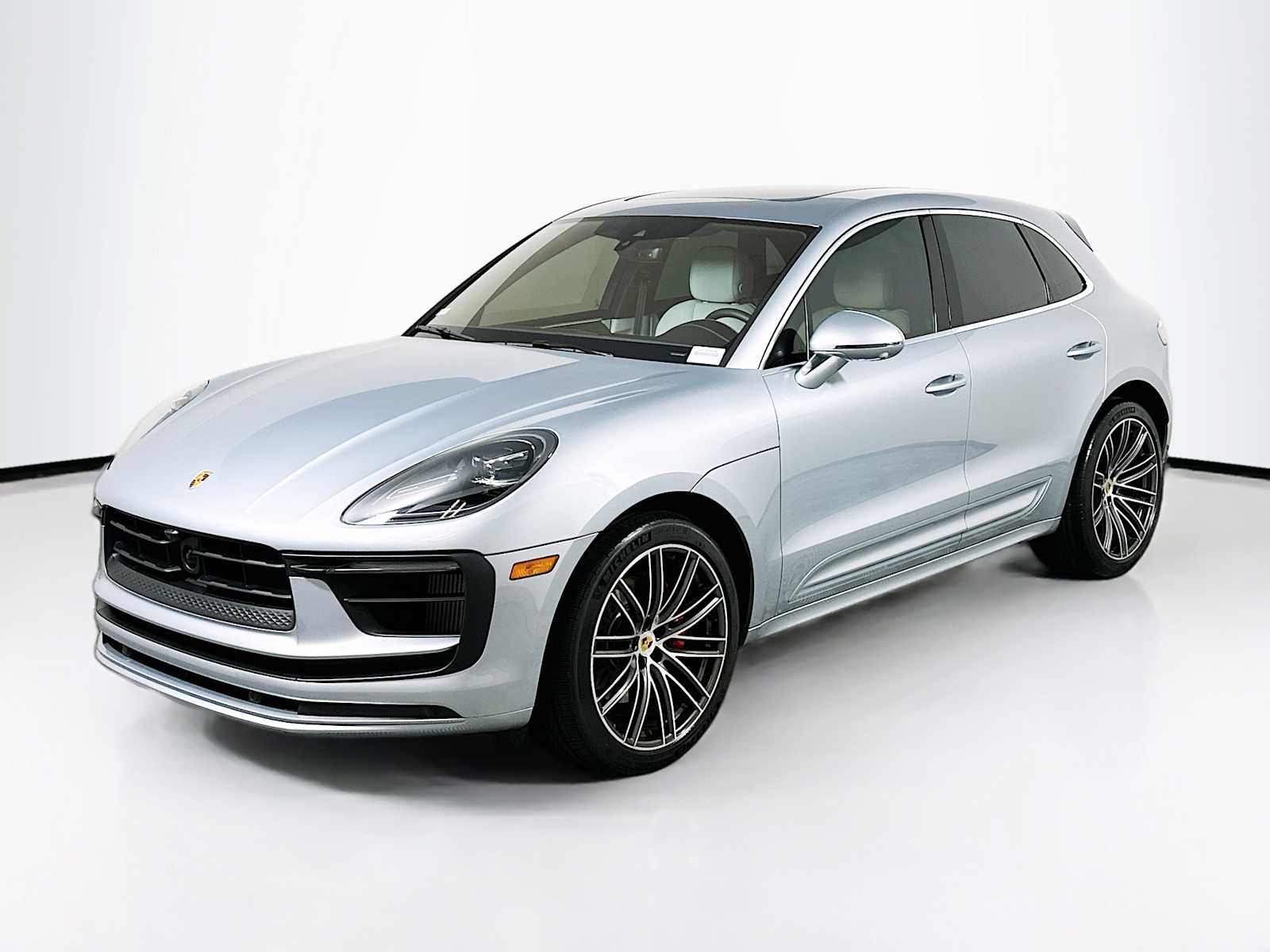 2025 Porsche Macan S's photo