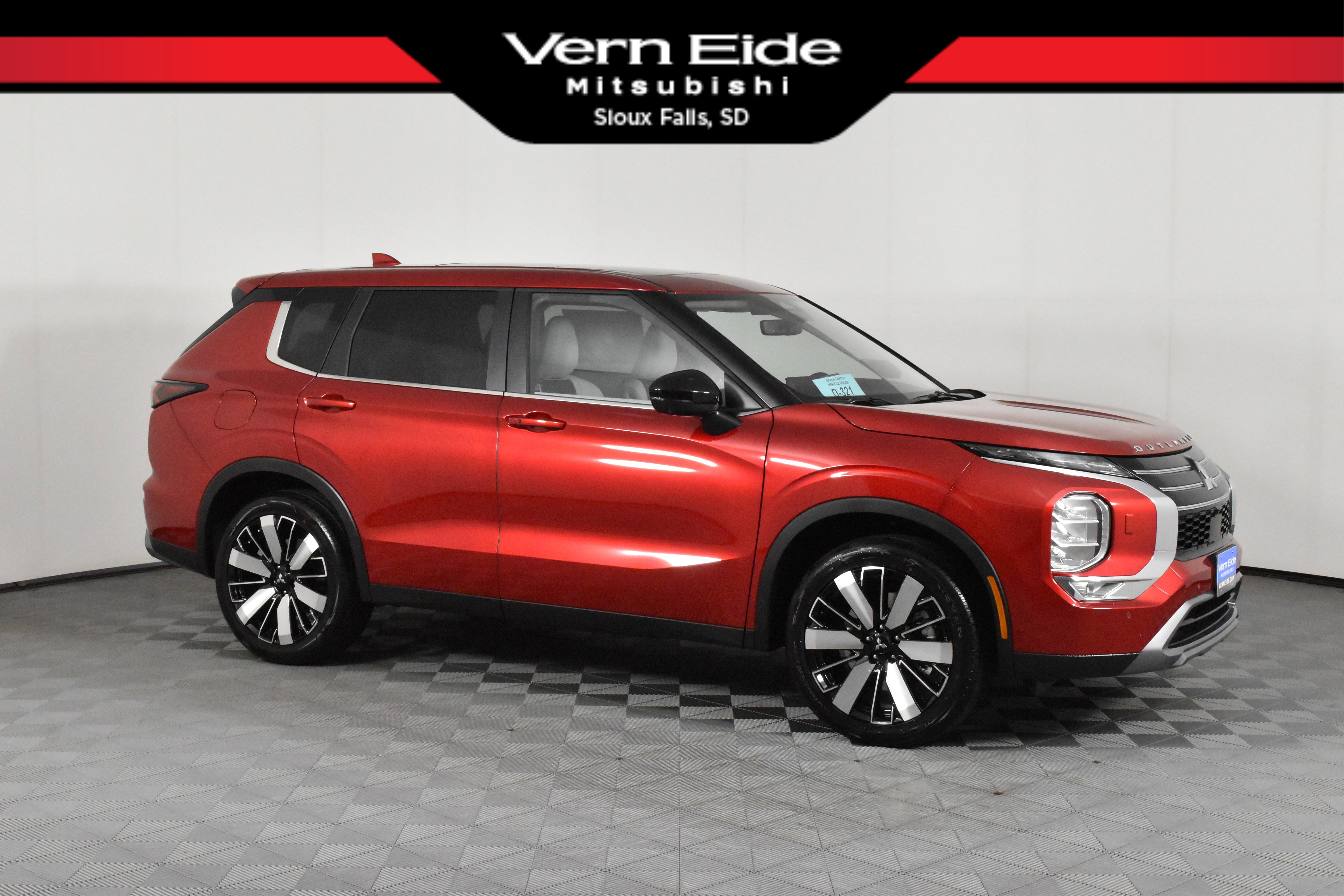 2025 Mitsubishi Outlander SE's photo