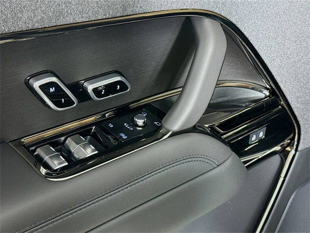 2025 Land Rover Range Rover Sport SE photo 19