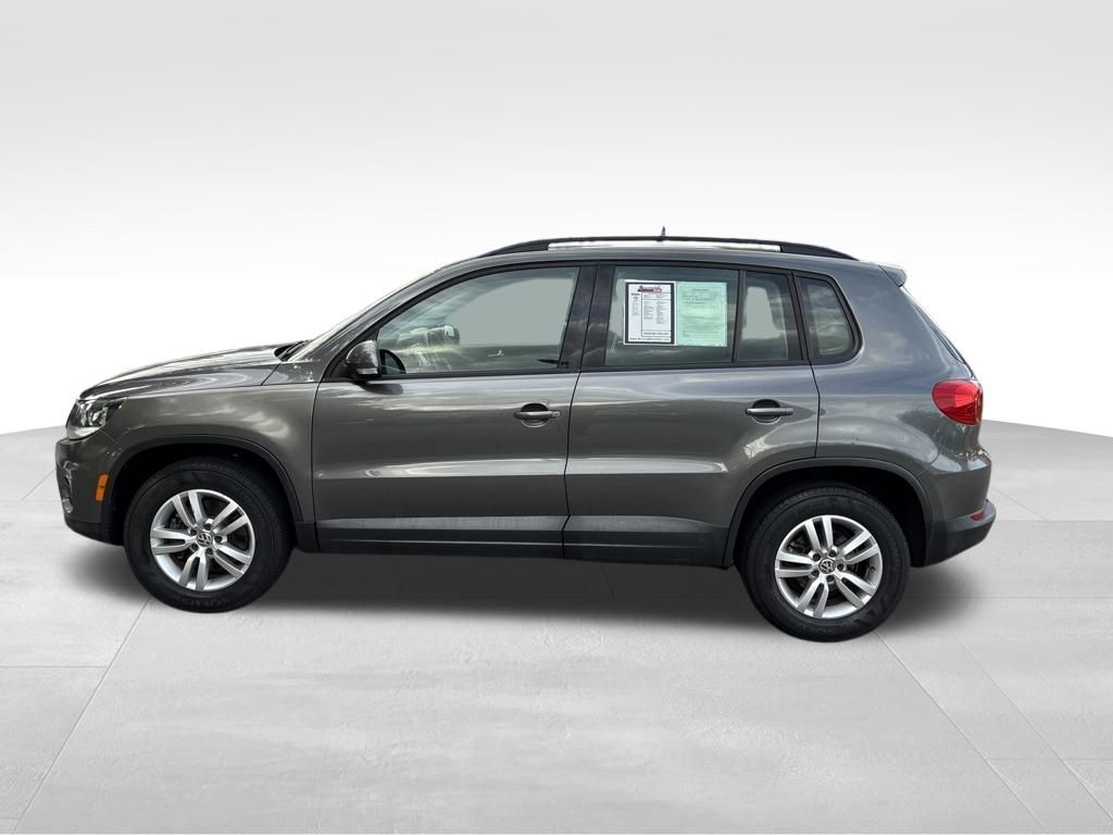 2015 Volkswagen Tiguan S photo 2