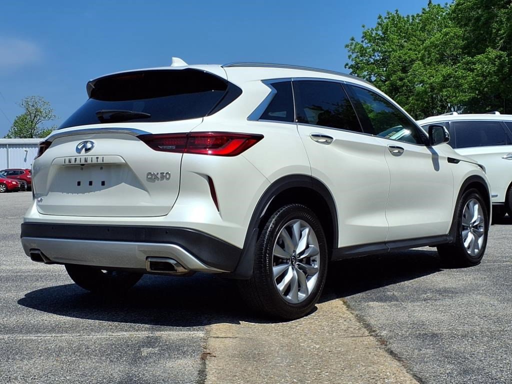 2022 Infiniti QX50 Luxe photo 7