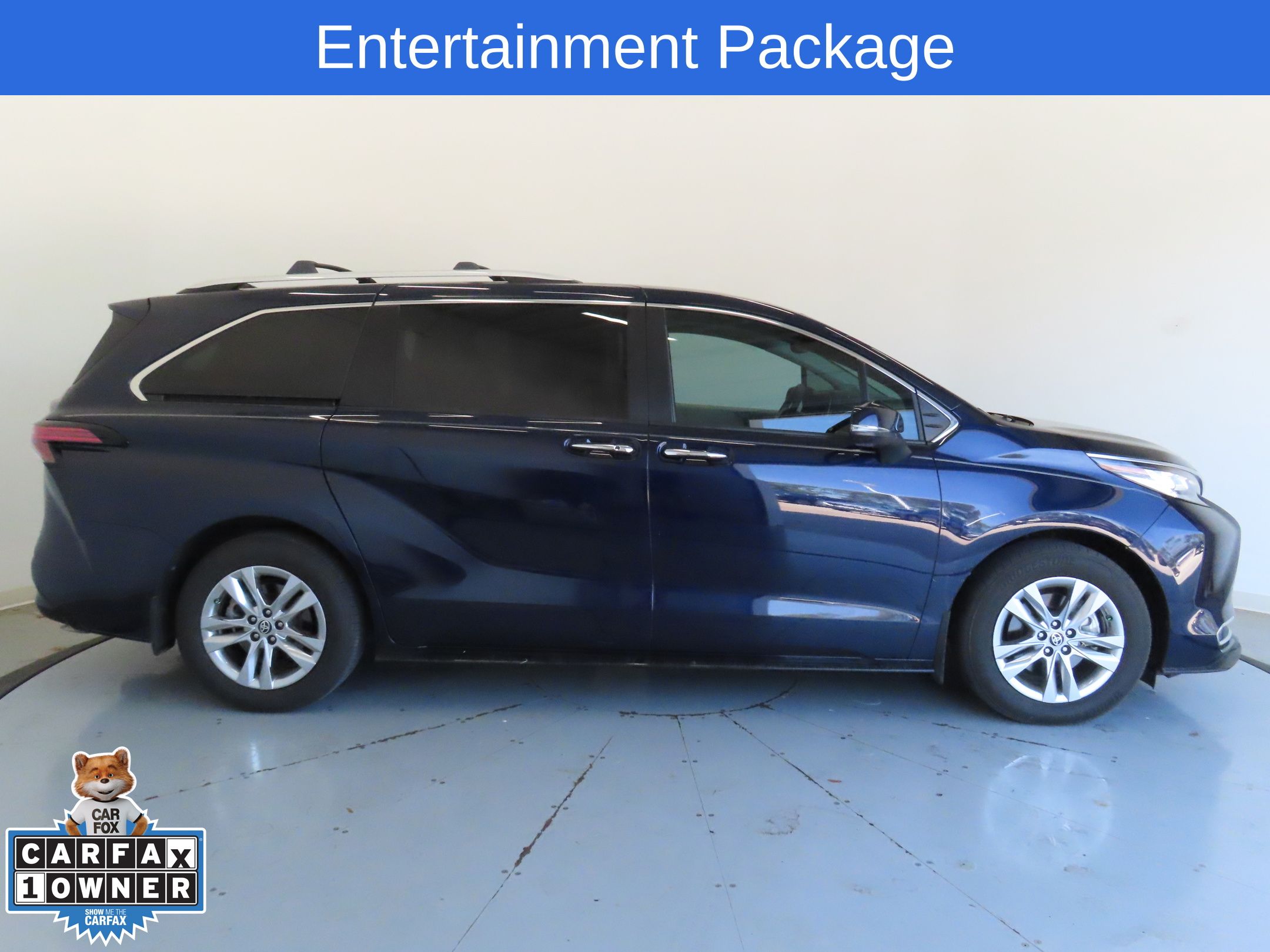 2023 Toyota Sienna Limited photo 2