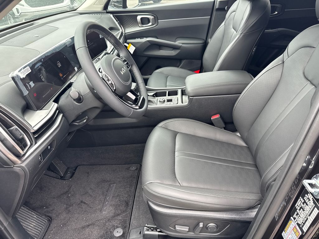 2025 Kia Sorento S photo 4