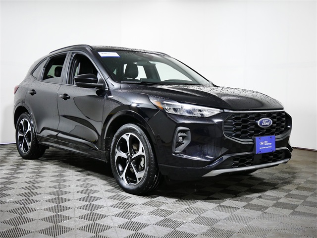 2023 Ford Escape ST-Line Select's photo