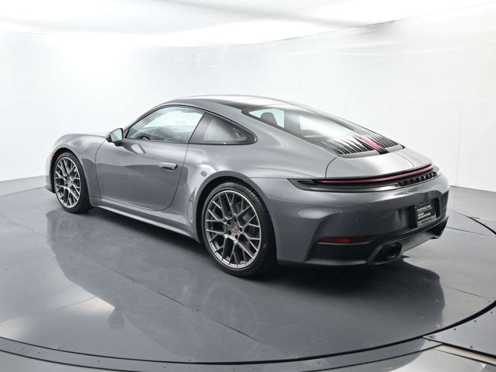 2025 Porsche 911 photo 2