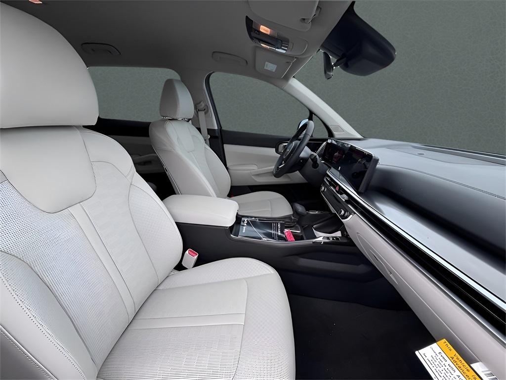2025 Kia Sorento S photo 23