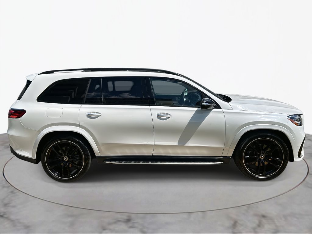 2025 Mercedes Benz GLS 450 4MATIC photo 4