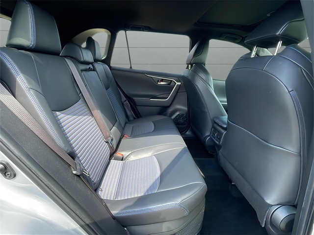 2019 Toyota RAV4 Hybrid XSE photo 13