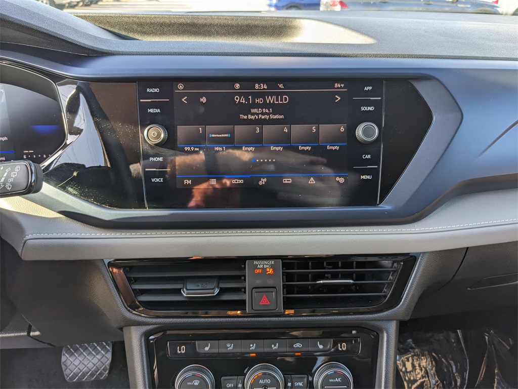 2024 Volkswagen Taos SE photo 22