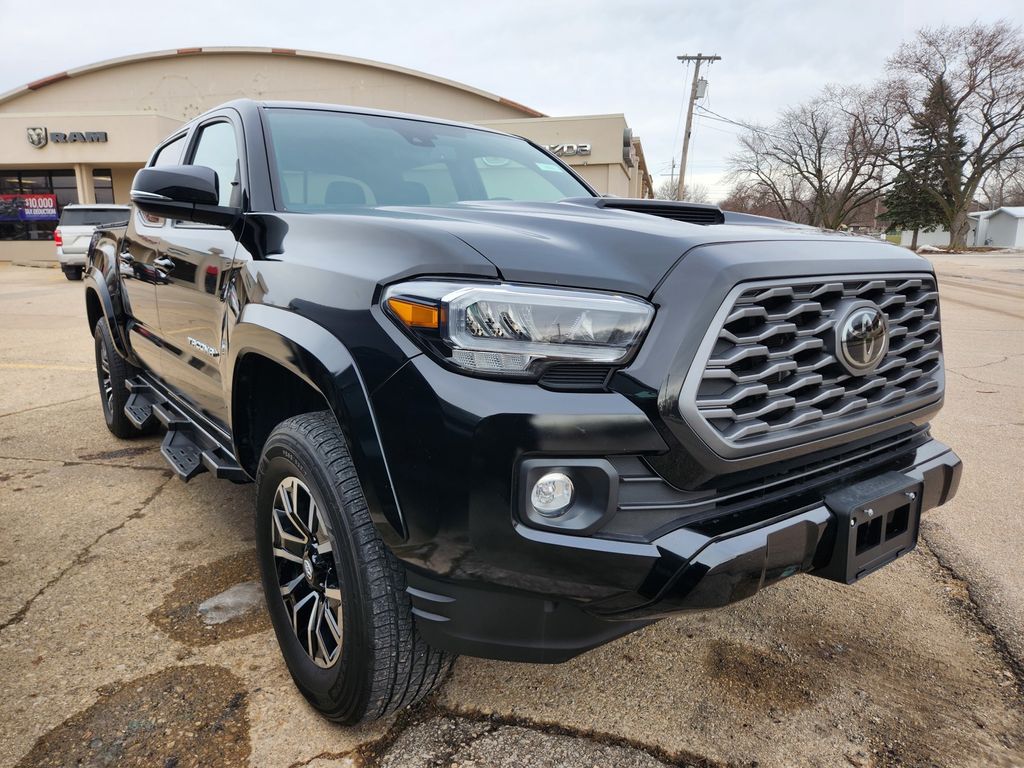 2023 Toyota Tacoma TRD Sport's photo