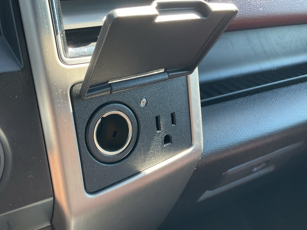 2018 Ford F-150 Platinum photo 10