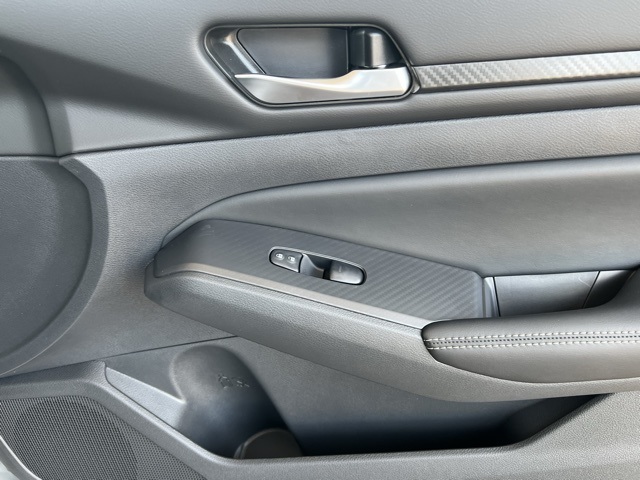 2025 Nissan Altima SV Special Edition photo 18