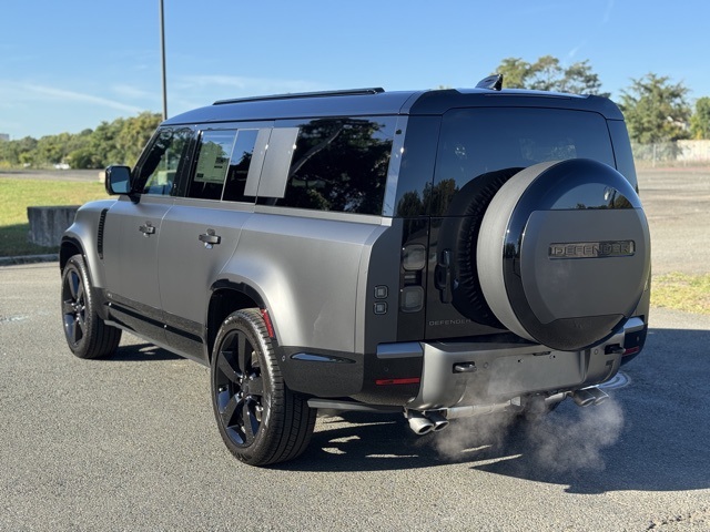 2026 Land Rover Defender 130 V8 photo 3