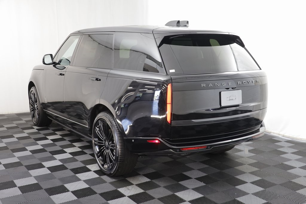 2025 Land Rover Range Rover SE photo 13