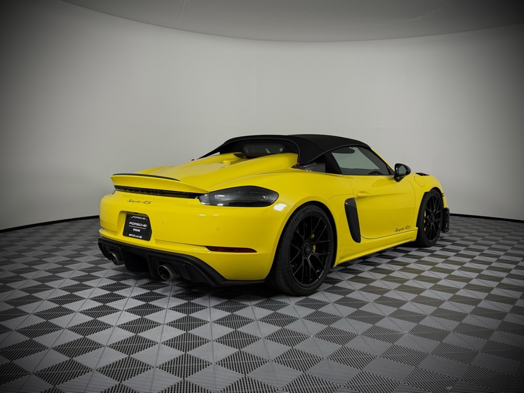 2024 Porsche Boxster Spyder photo 9