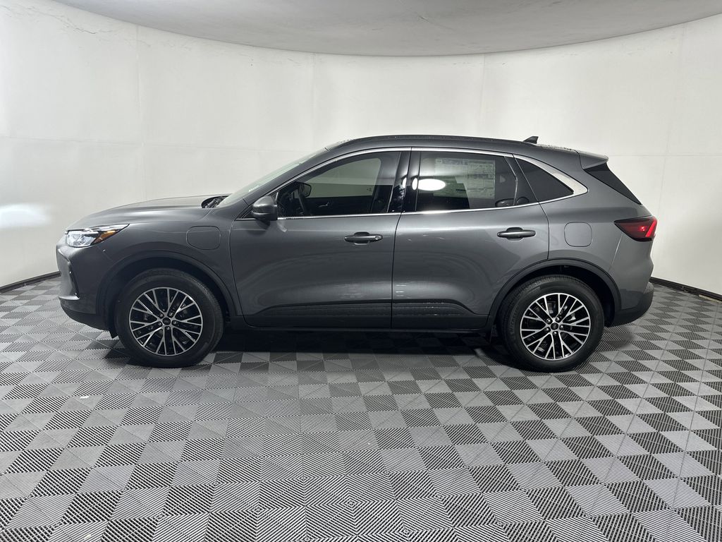 2025 Ford Escape Plug-In Hybrid photo 2