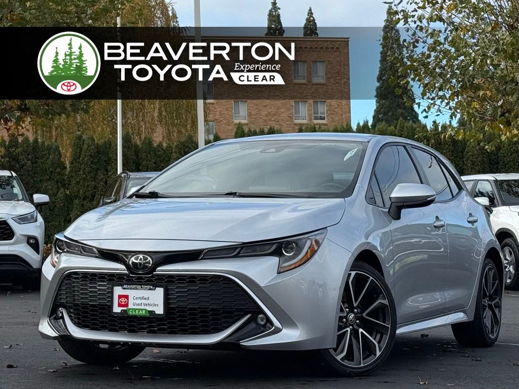 2022 Toyota Corolla Hatchback XSE's photo