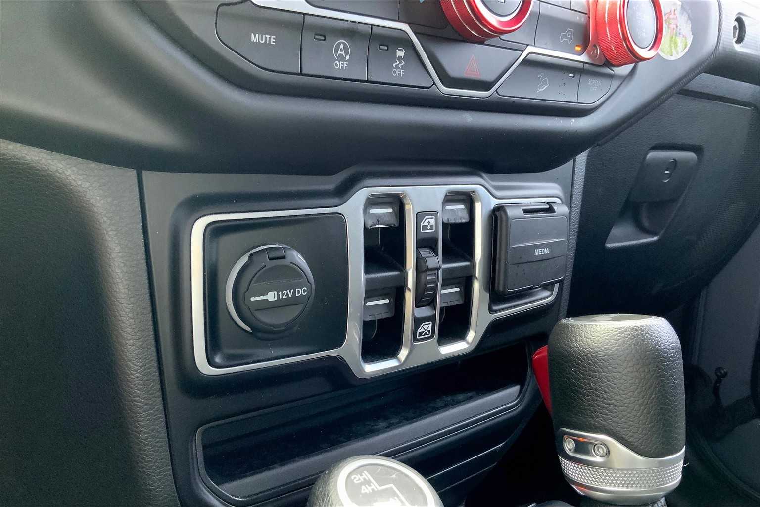 2020 Jeep Wrangler Unlimited Willys photo 32